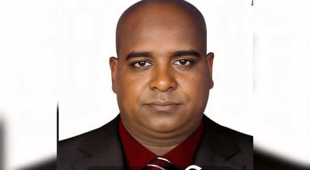 বাগমারায় গোয়ালঘরের দেয়াল ভেঙে রাস্তা নির্মাণের অভিযোগ