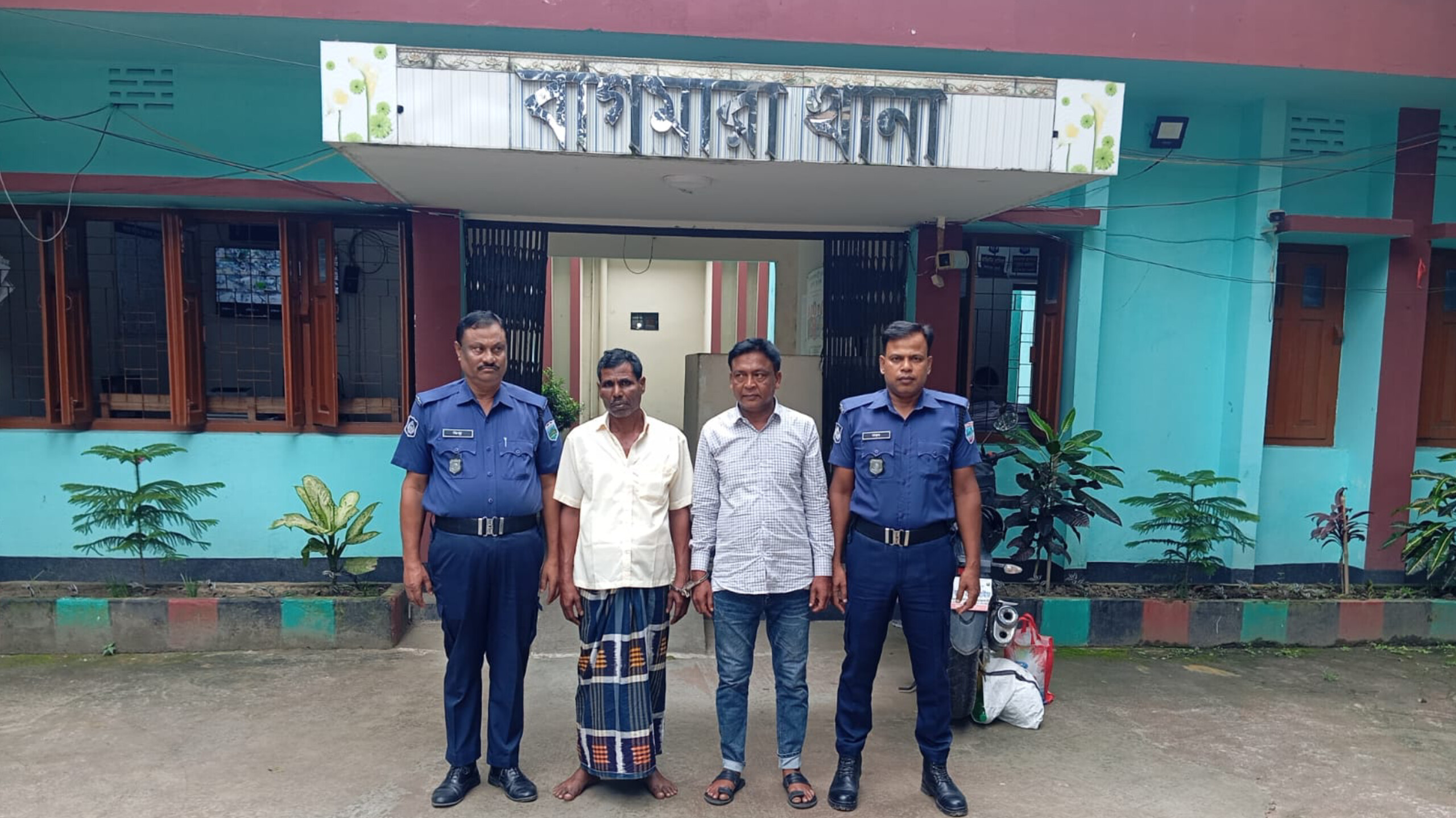 বাগমারায় আওয়ামী লীগ নেতাসহ আটক ২