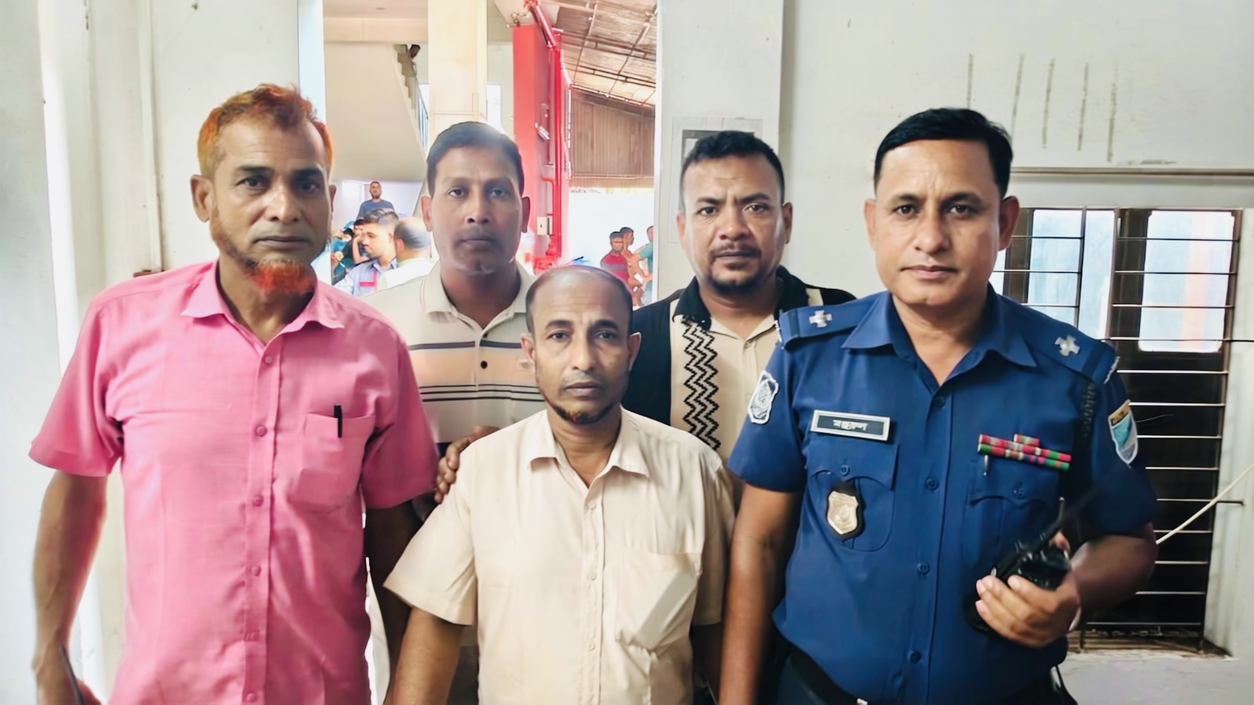 বাগমারায় ৭ ওয়ারেন্টের আসামি সাভার থেকে গ্রেপ্তার