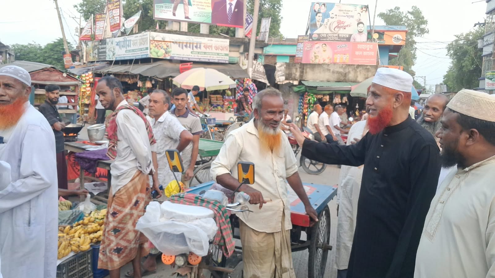 তাহেরপুর পৌরসভায় এমপি ডাঃ আব্দুল বারীর গণসংযোগ ও পথসভা