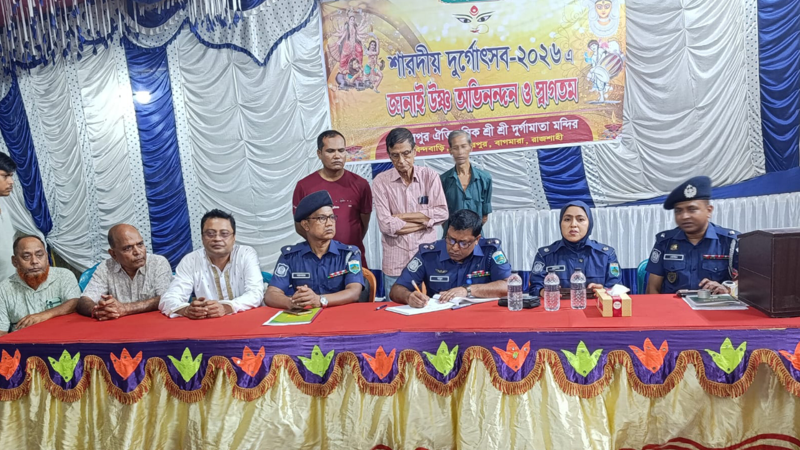 বাগমারার বিভিন্ন পূজামণ্ডপ পরিদর্শন করলেন রাজশাহীর পুলিশ সুপার