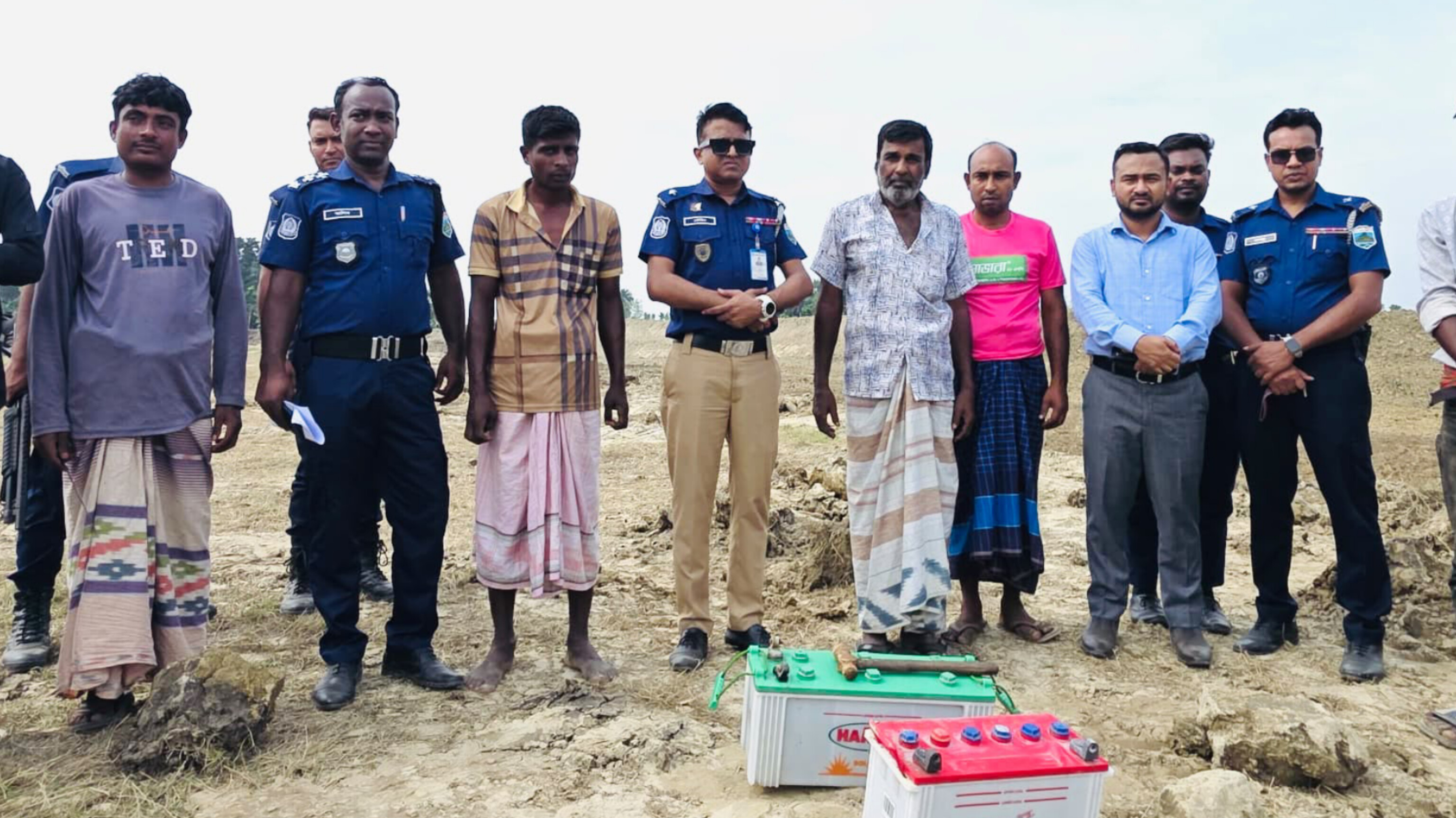 বাগমারায় অবৈধ পুকুর খনন, একজনের কারাদণ্ড ও আরেকজনকে জরিমানা